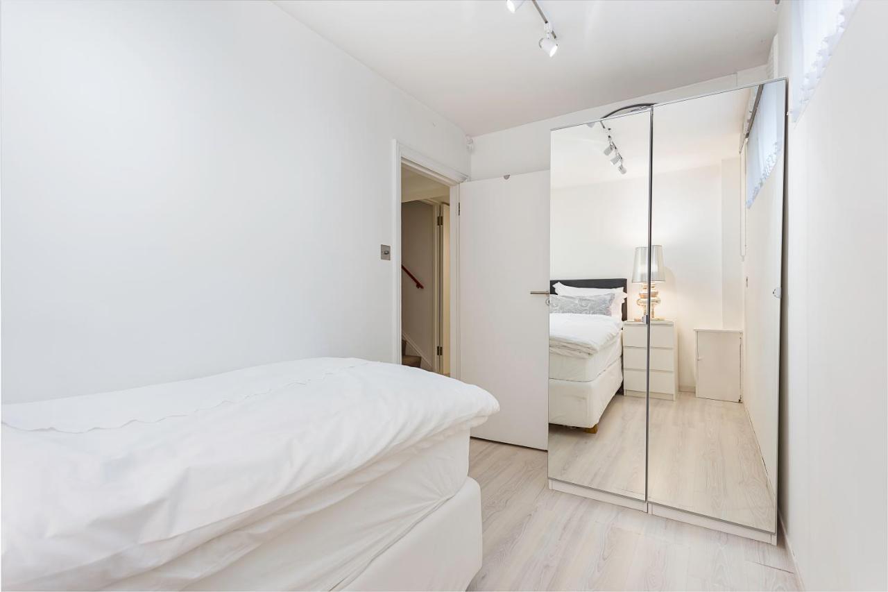 Apartment Hyde Park Residence London