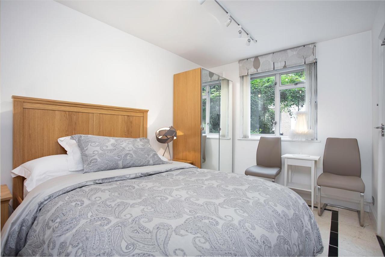 Apartment Hyde Park Residence London