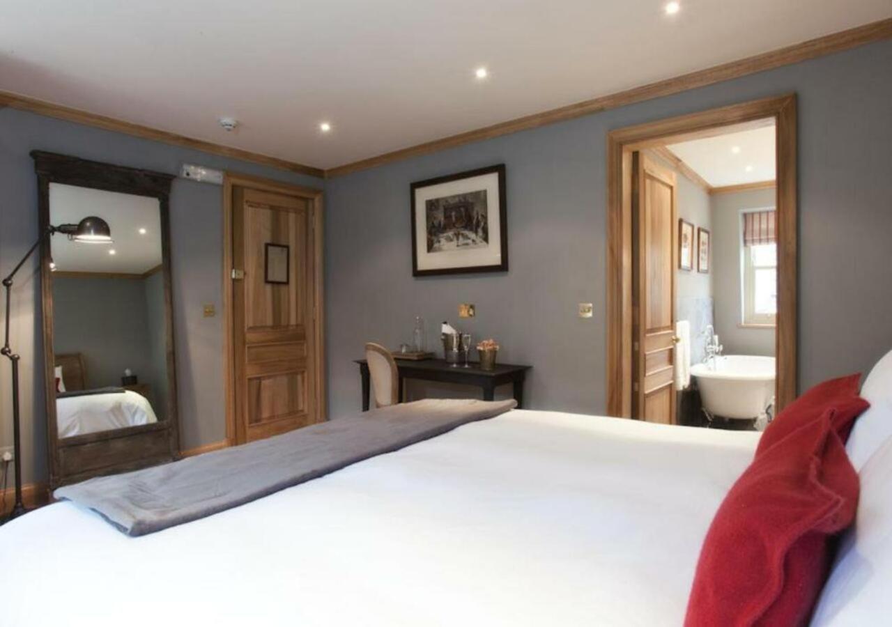 The Grazing Goat 3*