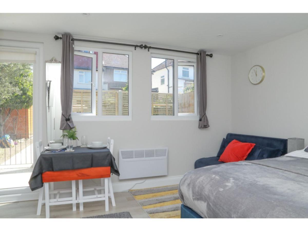 Stayzo - Crofton Park - Refurbished Apartment London