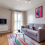 Panoramic Docklands Home With Waterfront Views