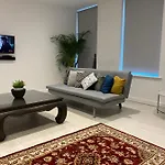 Kings Road Apartment With En-Suite Spa Bath