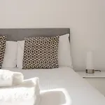 Modern 2 Bedroom Apartment in Morden