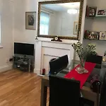 Bright Balham Apartment