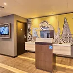 Premier Inn London Tooting Hotel