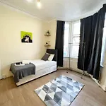 Amazing New House In London