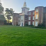 Castle Court Apartment
