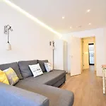 Stunning Apartment, Shirland Mews