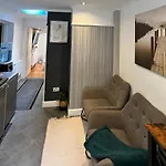 South London Private Guest Studio