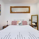 D8 - Canal View Apartment