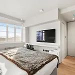 Two Bedroom Flat In Kensington