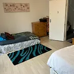 Family Room With Shared Kitchen And Bathroom In Angel Zone 1