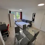 Cosy Apartment By Clapham South Underground!
