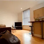 Lovely & Charming One-Bedroom Apartment, Chelsea