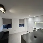 Cozy Two Bed Apartment In Clapham 1