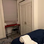 Luxurious 2 Bedroom Apartment In Central London