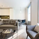Soho Luxury 1 Bedroom Apartment By Concept Apartments