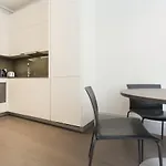 Soho Luxury 1 Bedroom Apartment By Concept Apartments