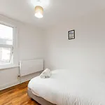 Great Rooms In Plaistow