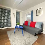 Chic 2 Bed Apt In Brick Lane