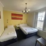 Manor Hotel