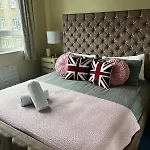Stockwell Apartment- Ground Floor