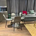 Phoenix 2 Bedroom Apartment In London