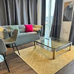 Phoenix 2 Bedroom Apartment In London