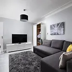 One Bedroom Apartment Opposite Brent Cross Station