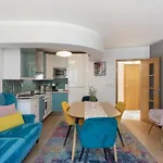 5-Star Kings Cross Home With Gym - Central London