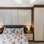5-Star Kings Cross Home With Gym - Central London
