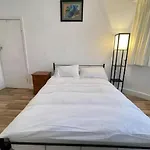 Twin Tranquility- Room In Leyton