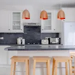 Airy 2 Bedroom Apartment Next To Clapham Common