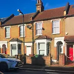 Clarence House 3 Bedrooms 8Min To Station E17 North East London