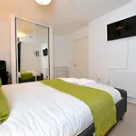 Bright Amelia Lodge - 2 Bed 1 Bath With Wifi And Netflix In The Heart Of London