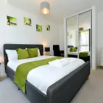 Bright Amelia Lodge - 2 Bed 1 Bath With Wifi And Netflix In The Heart Of London
