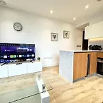Tower Bridge, London Luxury Flat With Beautiful Garden Views
