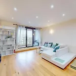 Beautiful 2Bed Apartment With Lift In Kensington