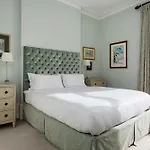 Veeve - Sophisticated Sutherland