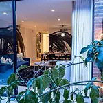The Arches Luxurious Three Bedroom Houses Close To Hampstead Heath With Garden Balcony And Courtyard