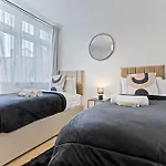 Elegant Home Next To Wembley Stadium