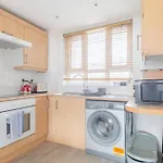Spacious 3Bd Flat Close To Tube - Fulham!