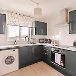 Charming Ldn Apt With Free Parking
