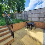 2 Double Bedroom Garden Flat In Acton,London