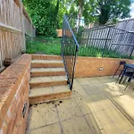 2 Double Bedroom Garden Flat In Acton,London