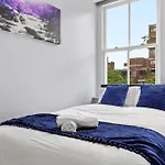 Stylish 2 Bedroom Apartment In Westminster Sleeps 5 With Ac