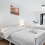 Spacious Sleep 14 - 1 Min From Tooting Station Mr3