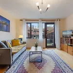 Short Stays At Claire Place