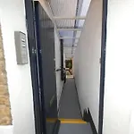 Newly Refurbished Studio Apartment - Flat 8