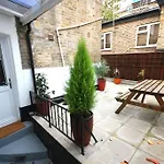 Newly Refurbished Studio Apartment - Flat 8